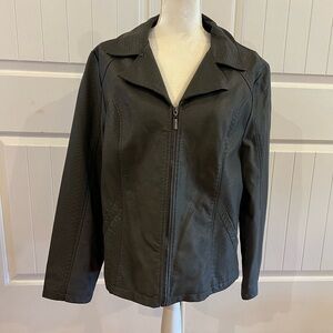 BNWoT. Alfani woman’s faux leather gray coat.Never been worn. Size XL.